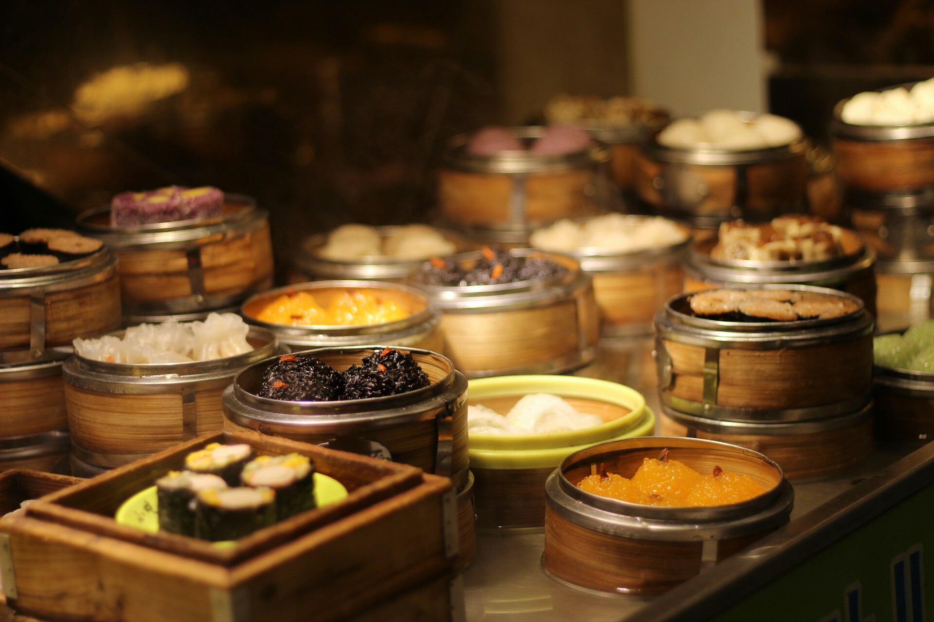 Discovering local flavours and delicacies is one of the joys of travel - Unsplash, Qalia conscious luxury responsible tourism luxury villas